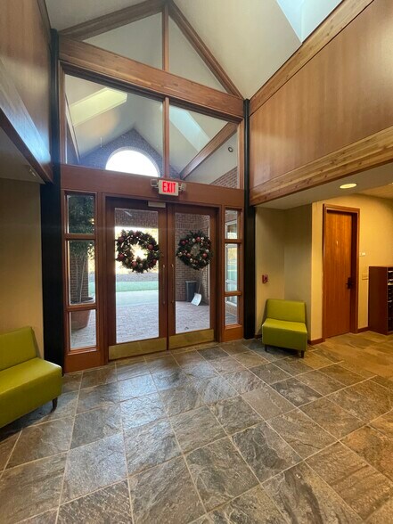 More Photos Of 502 Keystone Dr, Warrendale Office For Sale