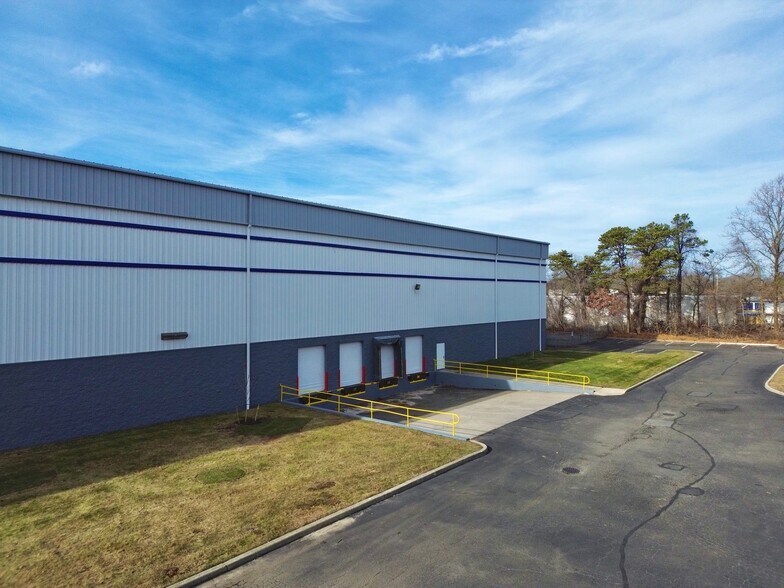 More Photos Of 145 Candlewood Rd, Bay Shore Warehouse For Lease