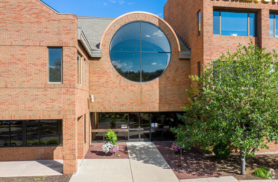 More Photos Of 22 Waterville Rd, Avon Medical For Sale