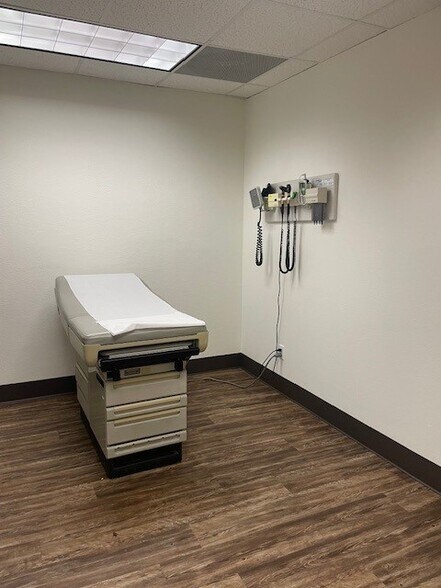 More Photos Of 2423 W Dunlap Ave, Phoenix Office For Sale