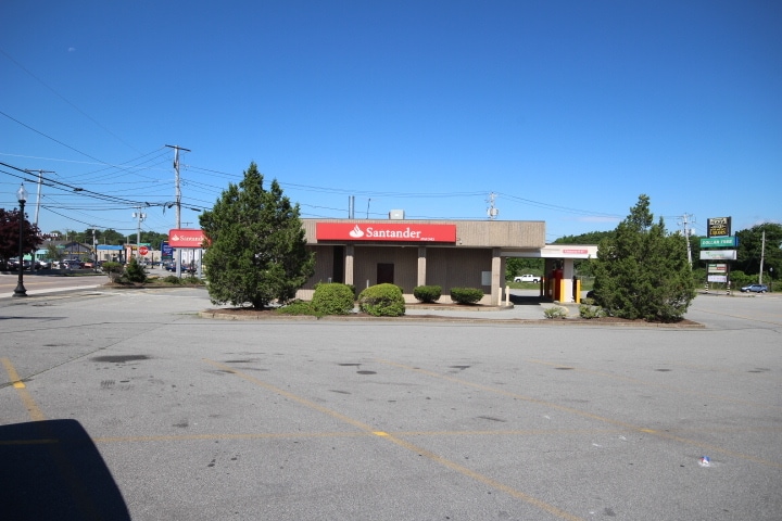 More Photos Of 440 Mount Pleasant St, New Bedford Bank For Lease