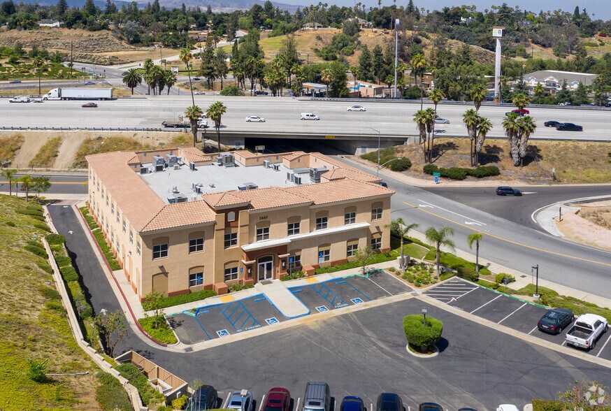 More Photos Of 1447 Ford St, Redlands Office For Lease