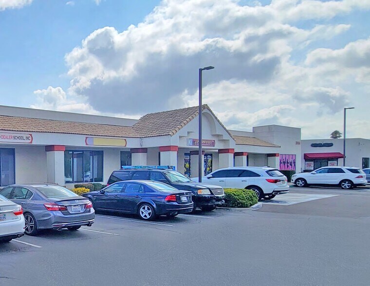 More Photos Of 27464 Commerce Center Dr, Temecula General Retail For Lease