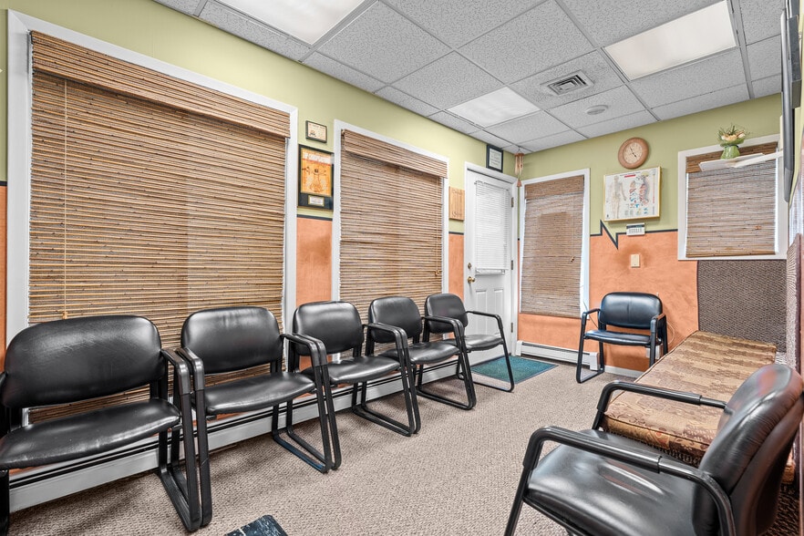 More Photos Of 4546 Hylan Blvd, Staten Island Medical For Sale