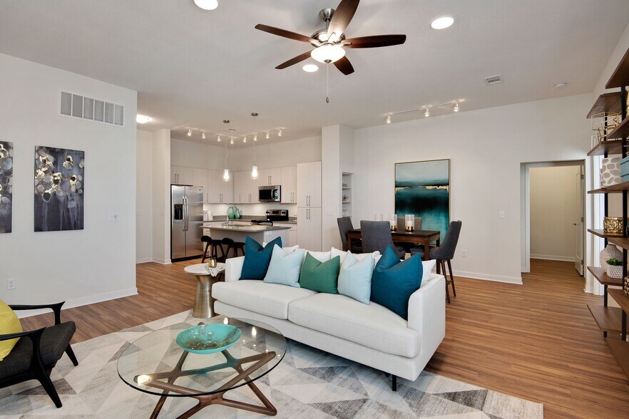 More Photos Of 8045 Metcalf Ave, Overland Park Apartments For Lease