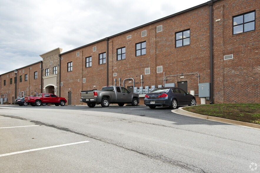 More Photos Of 110 Village Trl, Woodstock Office For Lease