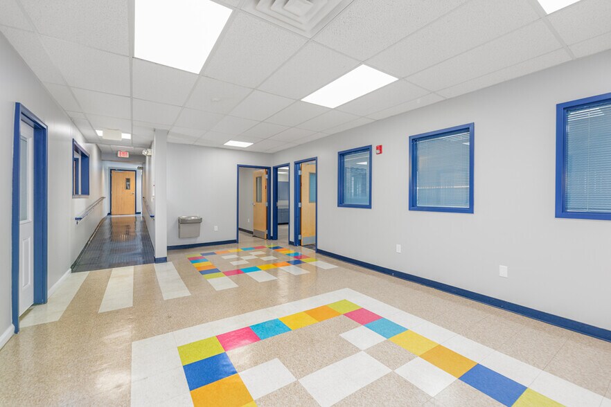 More Photos Of 411 Commerce Ln, West Berlin Medical For Sale