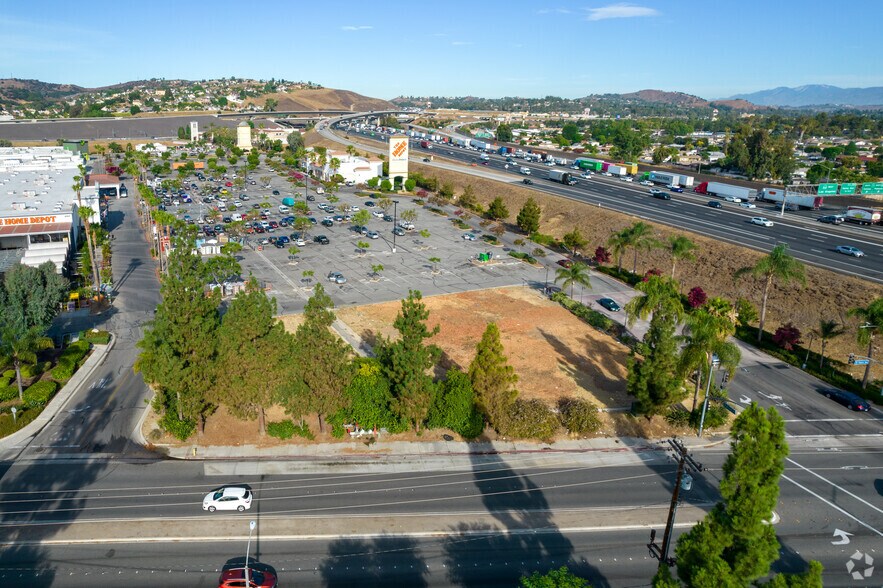 More Photos Of 2705 S Towne Ave, Pomona Fast Food For Lease