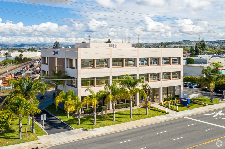 More Photos Of 303 W Katella Ave, Orange Medical For Lease