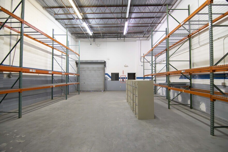 More Photos Of 2600 118th Ave N, Saint Petersburg Light Distribution For Lease