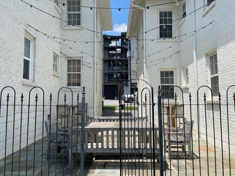 More Photos Of 1017 17th Ave S, Nashville Loft Creative Space For Lease