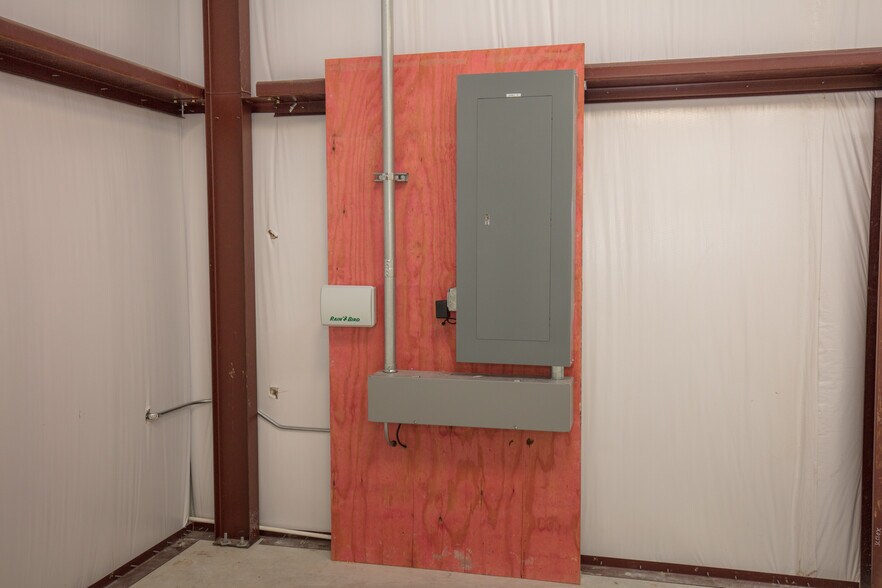 More Photos Of 3642 Bacor Rd, Houston Warehouse For Lease