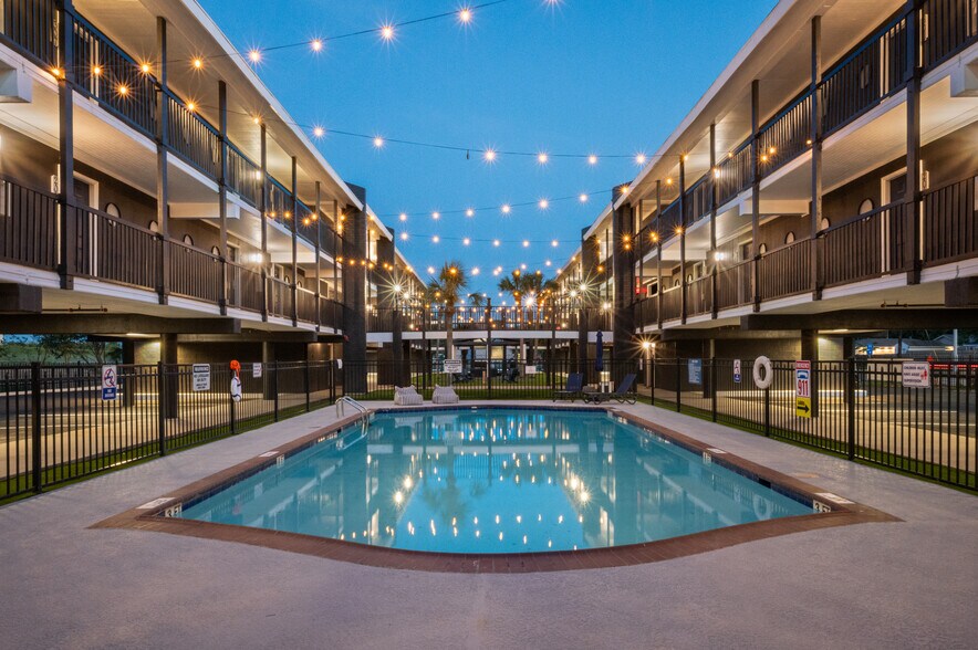 More Photos Of 928 Ferry Rd, Galveston Apartments For Sale