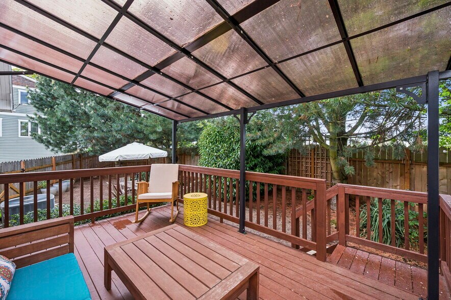 More Photos Of 11020 N Moore Ave, Portland Flex For Sale