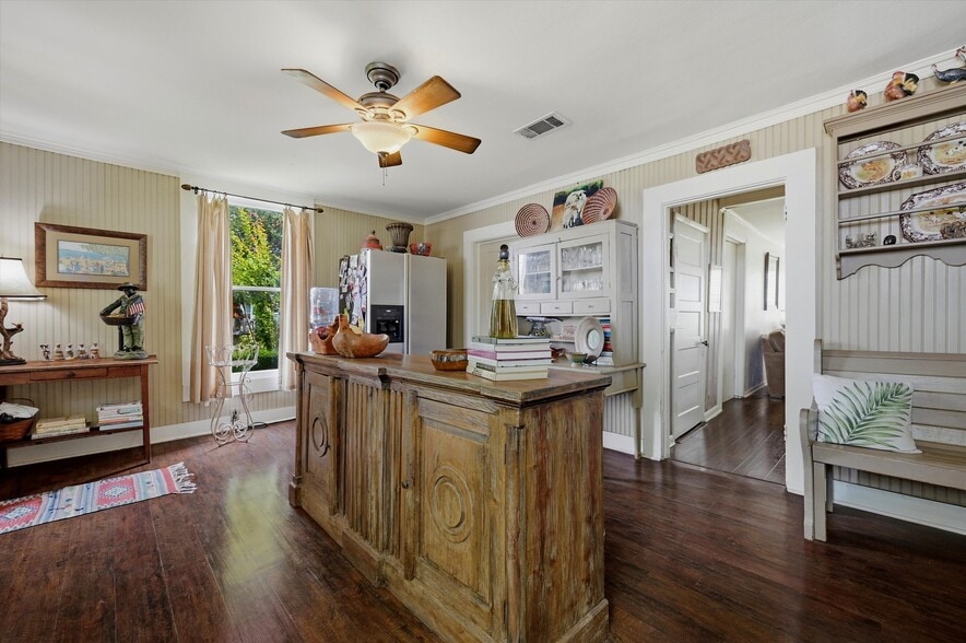 More Photos Of 202 E Main St, Celina Flex For Sale