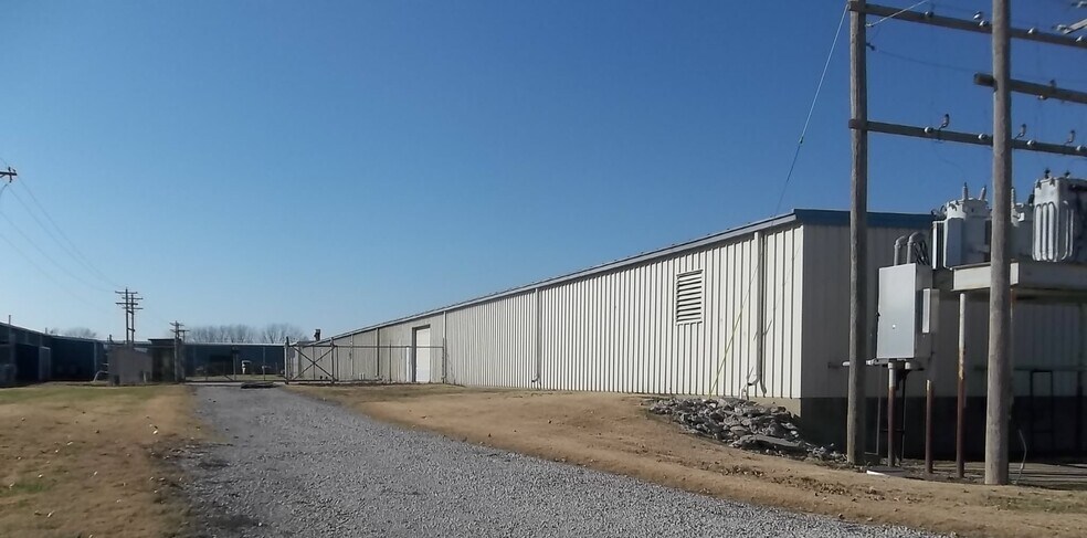 More Photos Of 1250 Tank Street, Neodesha Industrial For Sale