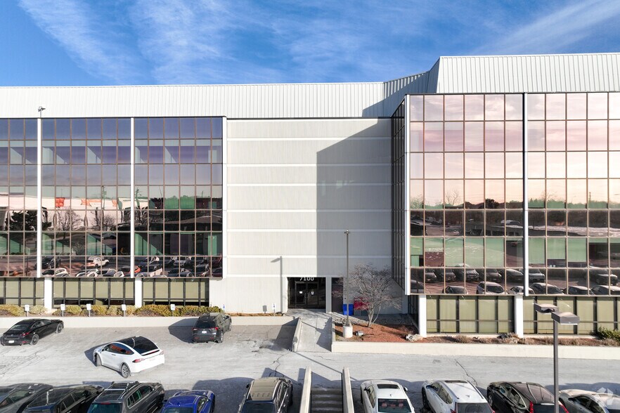 More Photos Of 7100 Woodbine Ave, Markham Office For Lease