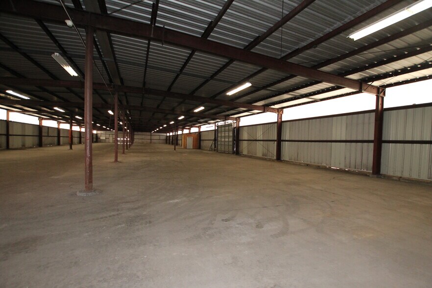 More Photos Of 9 Old Westminster Rd, Hubbardston Warehouse For Lease