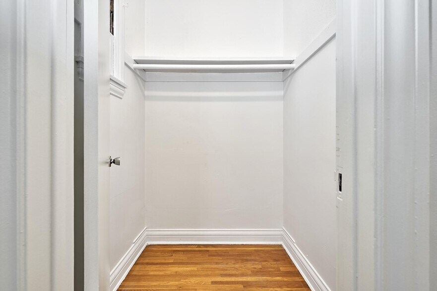 More Photos Of 6669 De Longpre Ave, Los Angeles Apartments For Sale