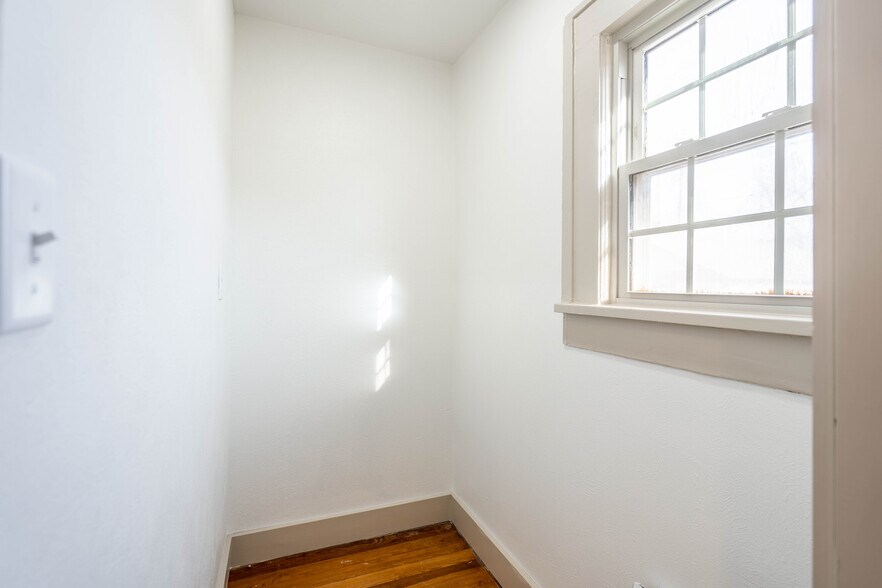 More Photos Of 1107 W Illinois Ave, Midland Office For Lease