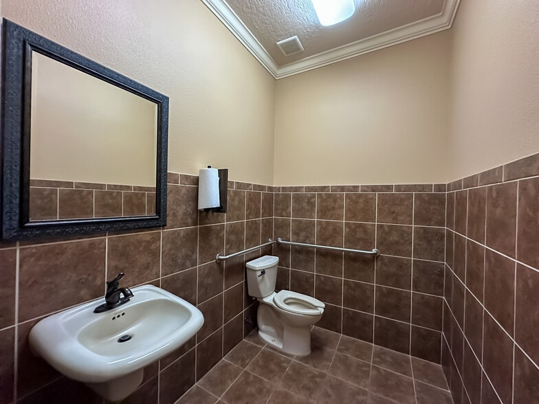 More Photos Of 1611 Harden Blvd, Lakeland Office For Lease