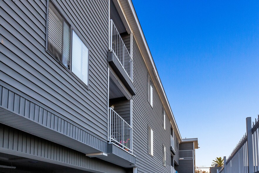 More Photos Of 1135 Raymond Ave, Long Beach Apartments For Sale