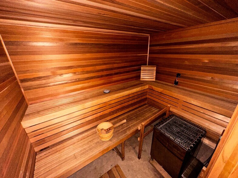 More Photos Of 10205 Lake City Way NE, Seattle Medical For Sale