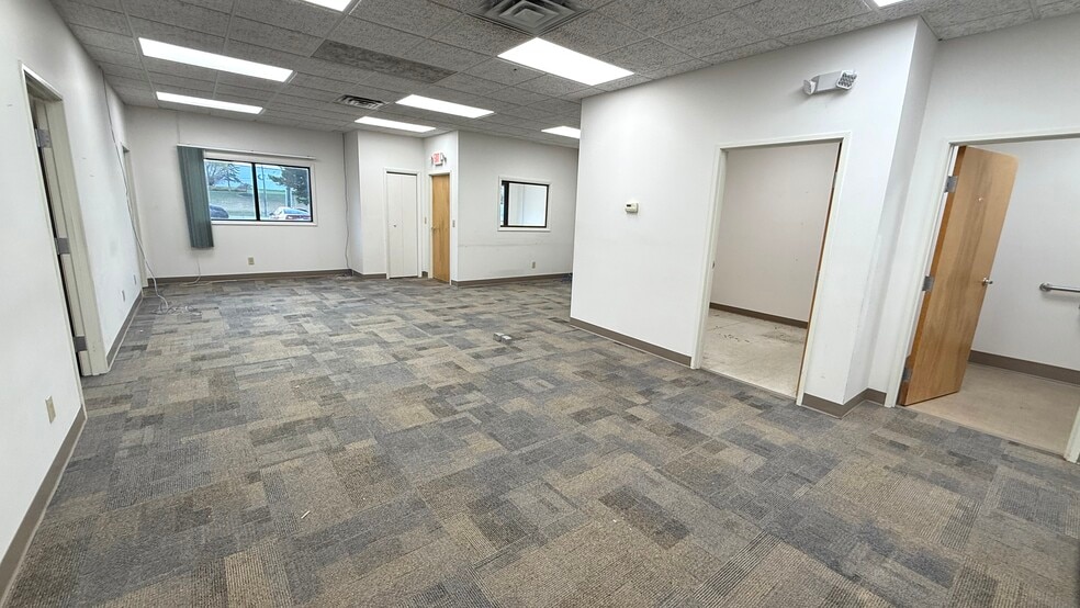 More Photos Of 615 Commerce Rd, Richmond Office For Lease