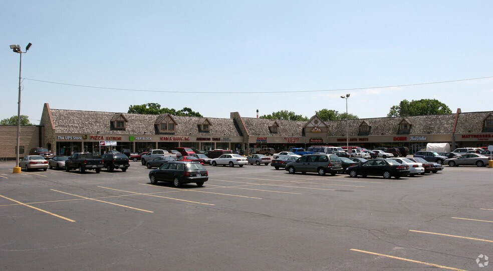 More Photos Of 1111-1213 N Sherman Ave, Madison Storefront For Lease