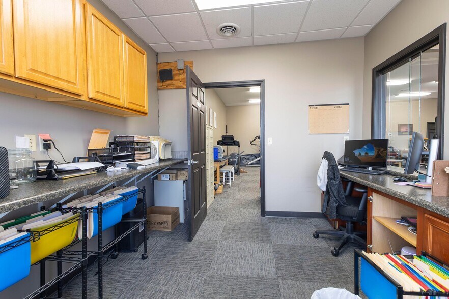 More Photos Of 2100 Silva Ln, Moberly Office For Sale