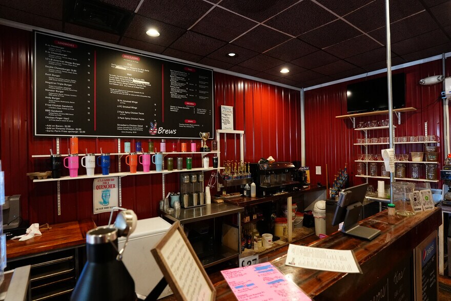 More Photos Of 101 Court Sq, Abbeville Restaurant For Sale