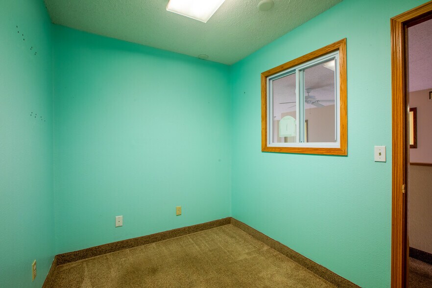 More Photos Of 1411 W Dakota Pkwy, Williston Office For Lease