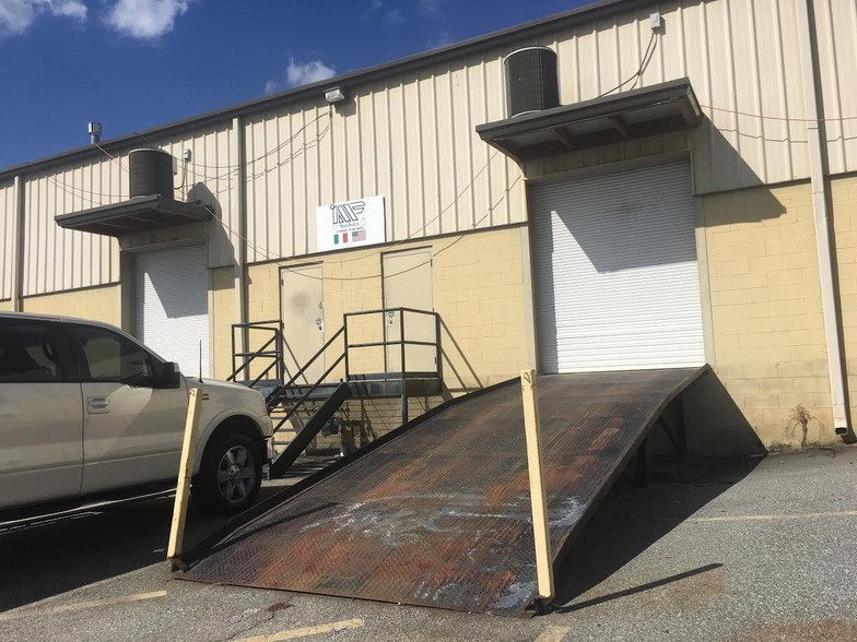 More Photos Of 506 Manchester Expy, Columbus Flex For Lease