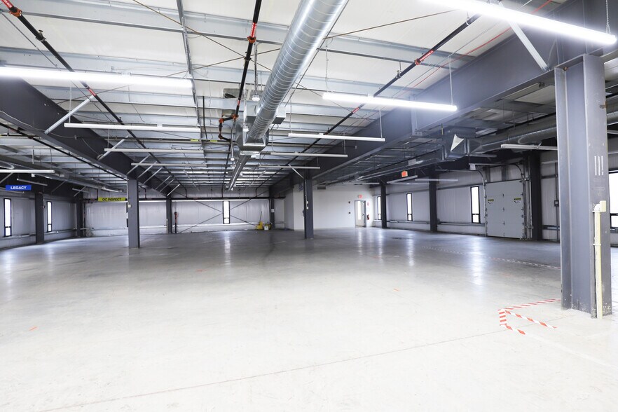 More Photos Of 1034 Pearl St, Brockton Warehouse For Sale