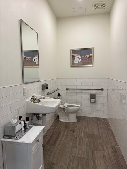 More Photos Of 10103 Louetta Rd, Houston Medical For Sale