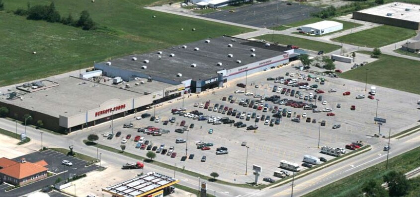 Primary Photo Of 1152-1200 E Walnut St, Watseka General Retail For Lease