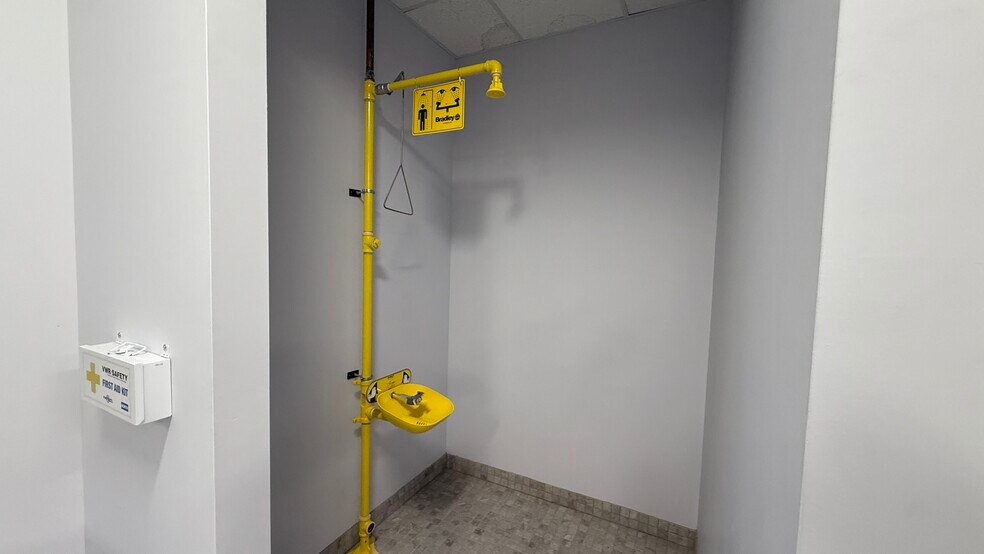 More Photos Of 2550 Brodhead Rd, Bethlehem Flex For Lease