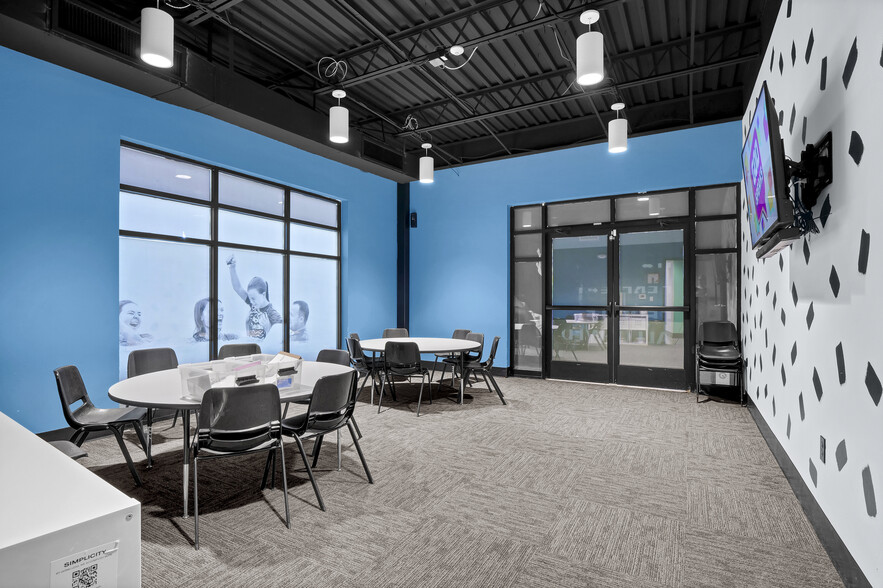 More Photos Of 155 Porters Neck Rd, Wilmington General Retail For Lease