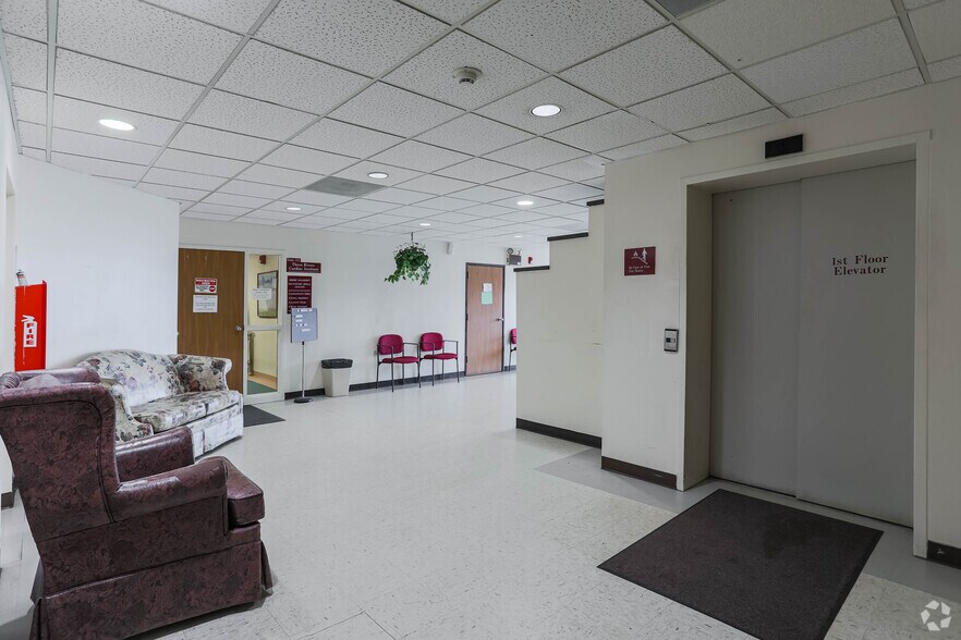 More Photos Of 20 Highland Park Dr, Uniontown Medical For Sale