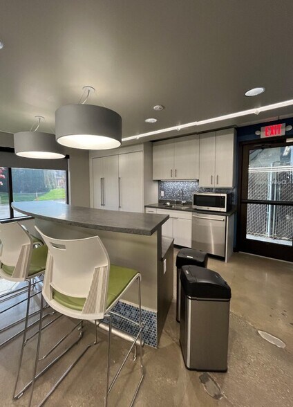 More Photos Of 7255 W 98th Ter, Overland Park Office For Sale