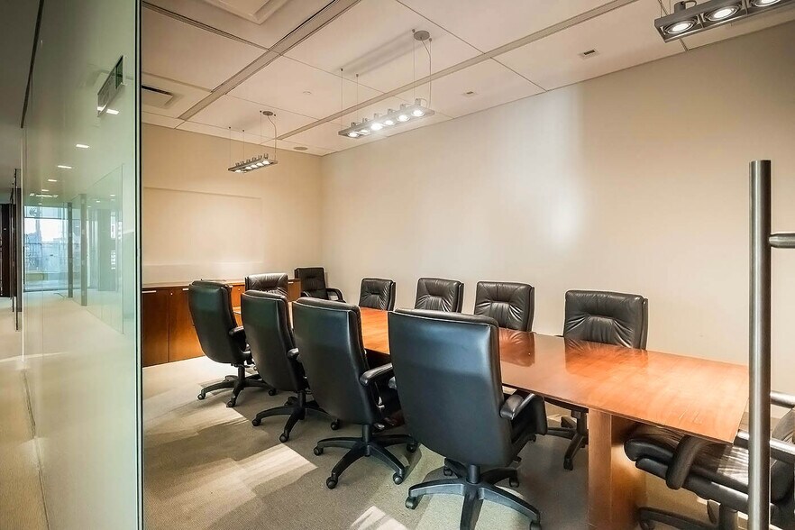 More Photos Of 805 Third Ave, New York Office For Lease