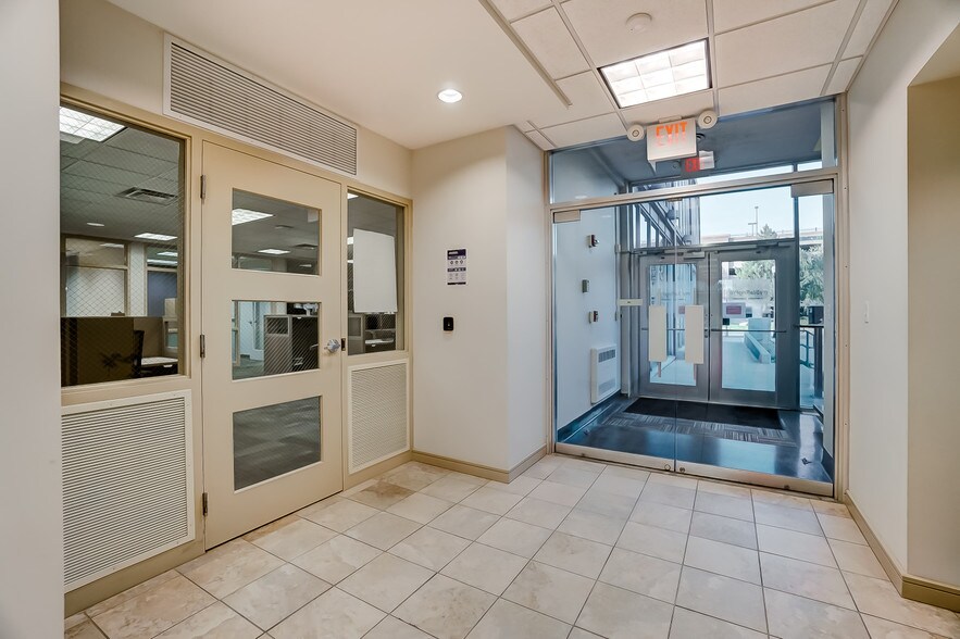 More Photos Of 675 W Market St, Lima Office For Sale