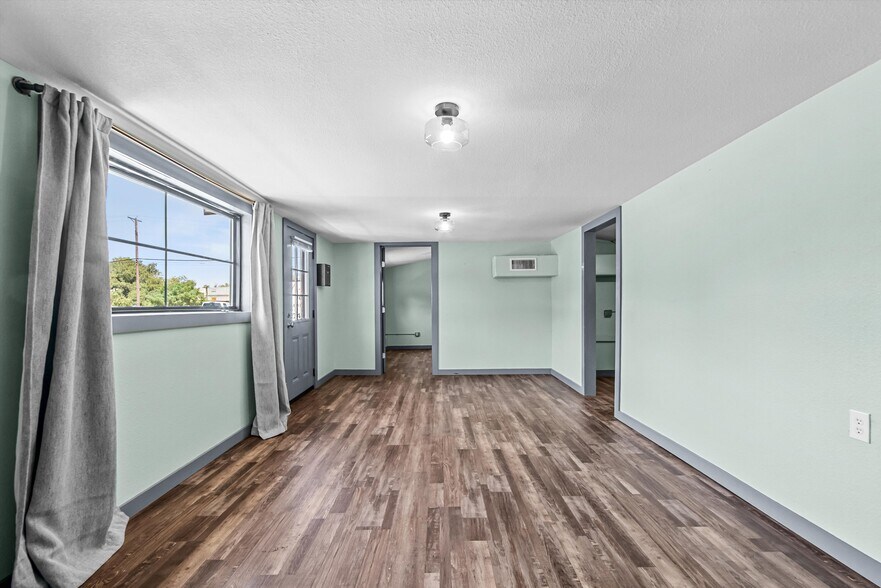 More Photos Of 605 Martin Luther King Junior Dr, Temple Warehouse For Sale