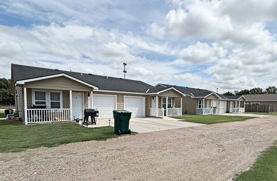 Primary Photo Of , Kinsley Multifamily For Sale