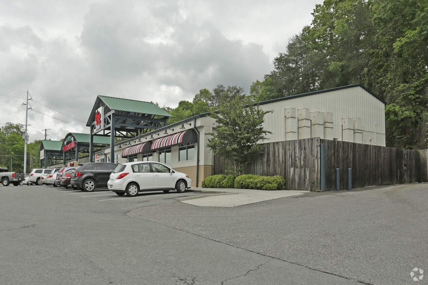 More Photos Of 7417-7433 Chapman Hwy, Knoxville Freestanding For Lease