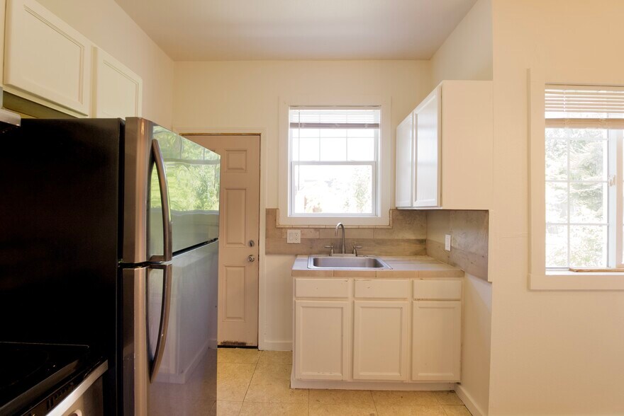 More Photos Of 1313 Sacramento St, Vallejo Multifamily For Sale