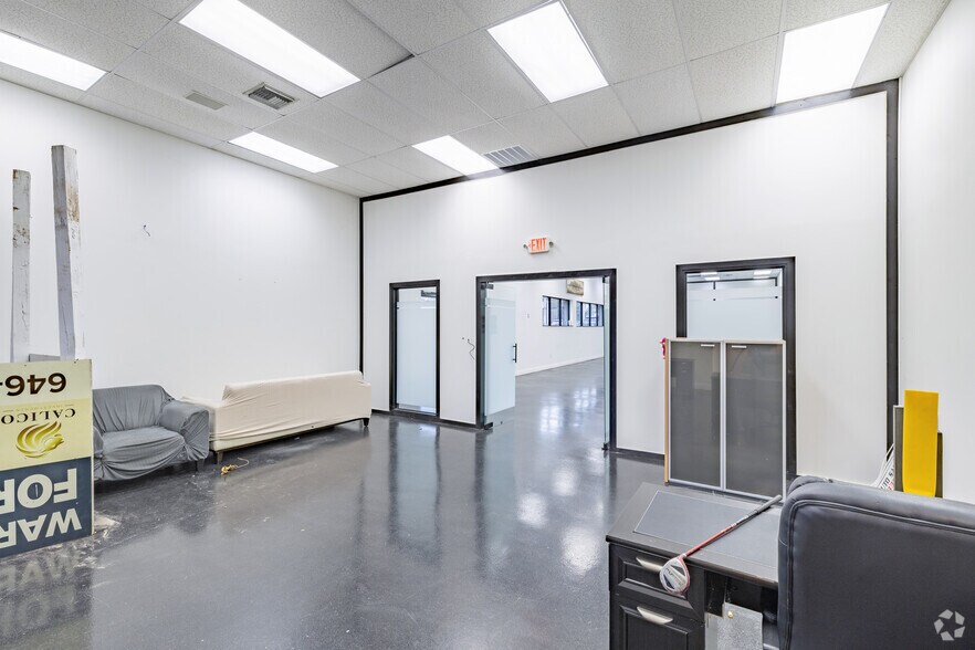 More Photos Of 4200-4250 NW 72nd Ave, Miami Warehouse For Lease