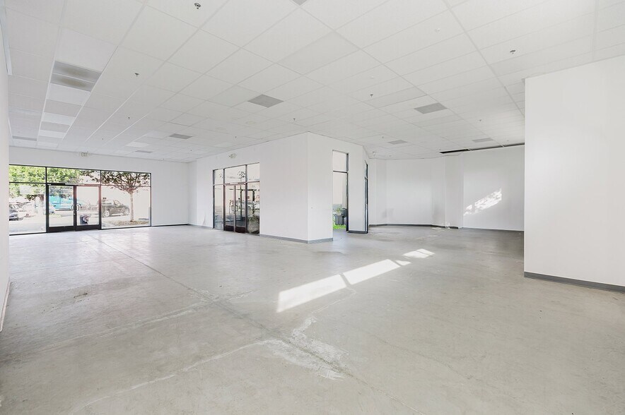 More Photos Of 2501-2599 S Santa Fe Ave, Vernon Freestanding For Sale