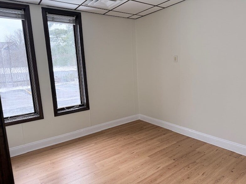 More Photos Of 4025 W Main St, Kalamazoo Medical For Sale