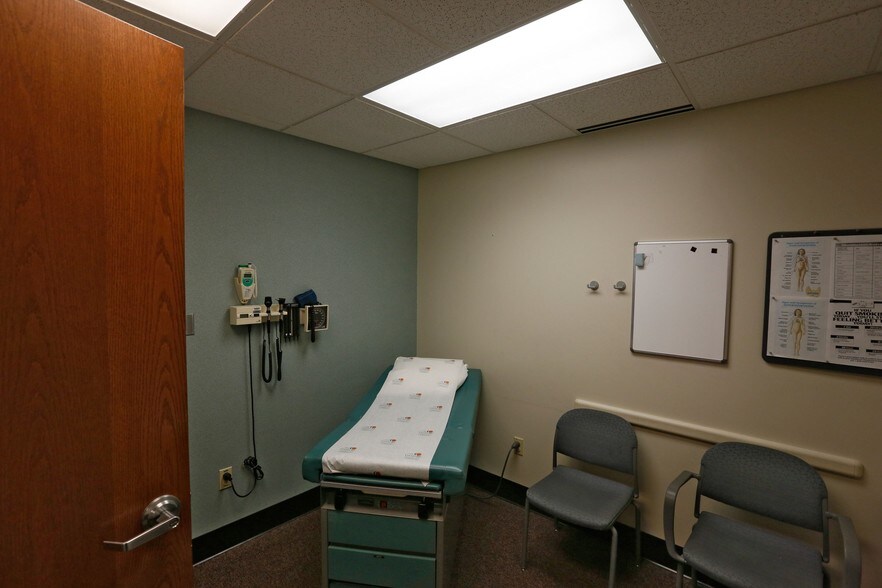 More Photos Of 349 W 1st St, Albany Medical For Sale